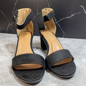 Bella Marie Belair-6 Black Size 6.5m